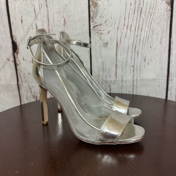 BCBGeneration Metallic Silver Open Toe Ankle Strapped Mesh side High Heels 7 GUC - Picture 1 of 16